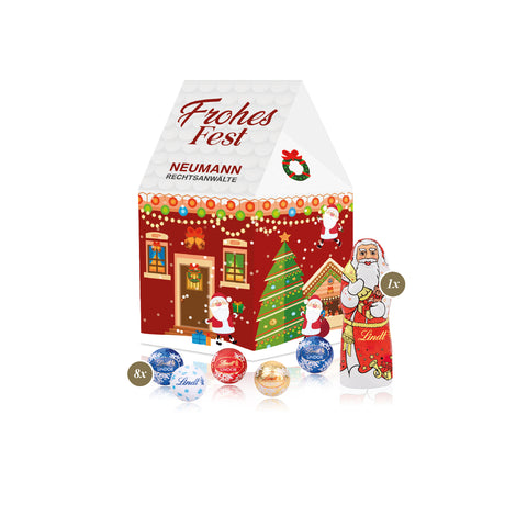 Weihnachtshaus mit süßer Füllung
